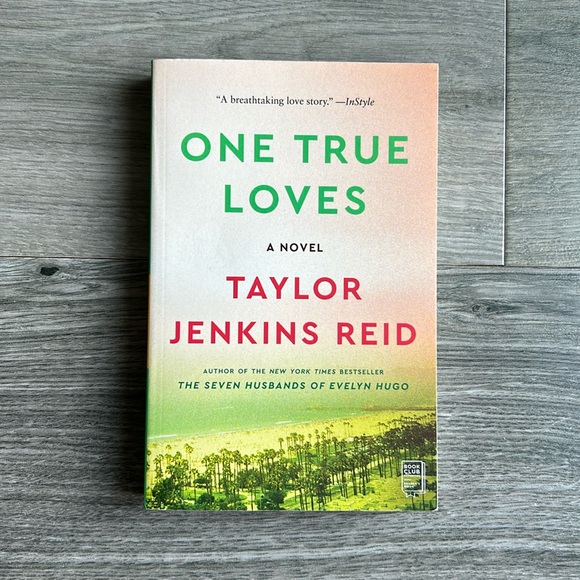 🌸 3 For $20 🌸 One True Loves by Taylor Jenkins Reid (Book/Novel) - Picture 1 of 4